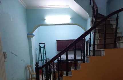 Cho thuê nhà nguyên căn Bùi Xương Trạch-Thanh Xuân DT 45 m2 - 4 tầng - Giá 8,xTriệu